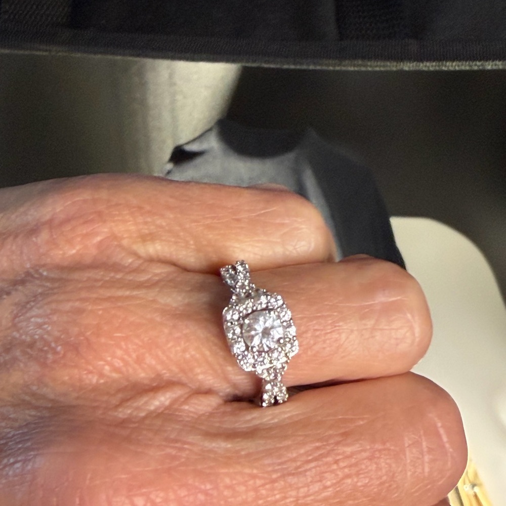 Elegant Silver white sapphire Ring
